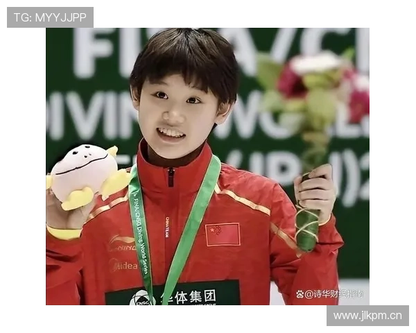 张家齐训练完顺手买了个包，我一个月工资还没她零花钱多